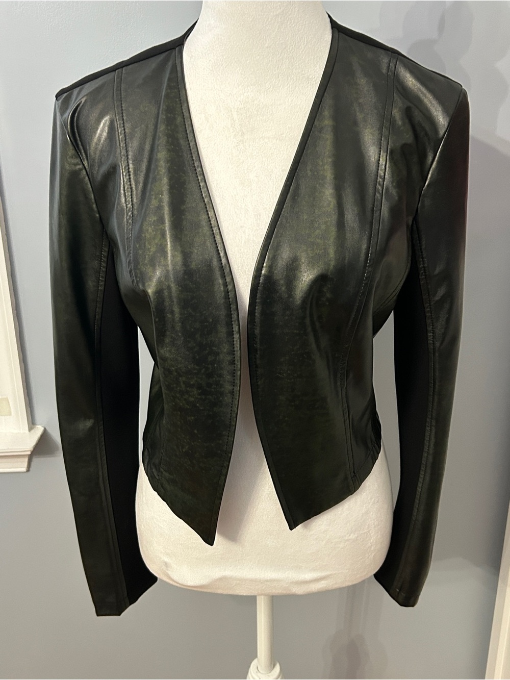 Frank Lyman Design Size 8 Faux Leather Cropped Jacket Mixed Media Open Front
